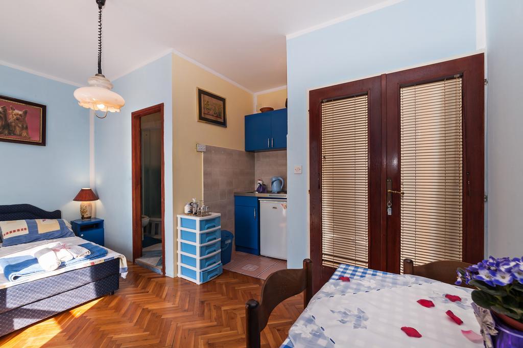 Apartments Vucinovic Τίβατ Δωμάτιο φωτογραφία